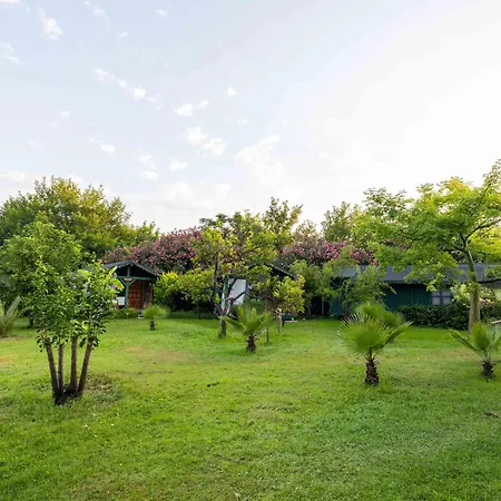 Etenna Beach Bungalows Bed & Breakfast 3*