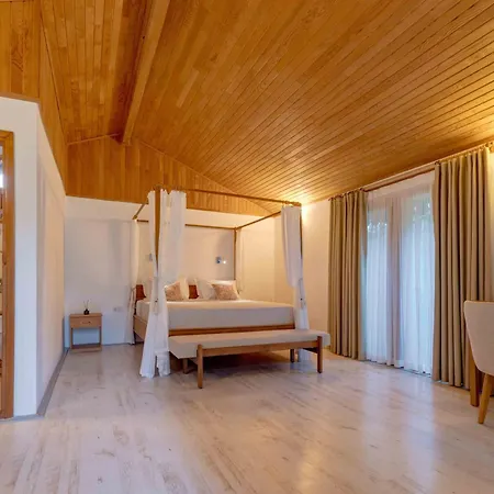 Bed & Breakfast Etenna Beach Bungalows 3*