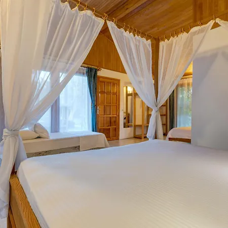Bed & Breakfast Etenna Beach Bungalows 3*