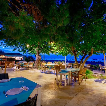 Bed & Breakfast Etenna Beach Bungalows 3*